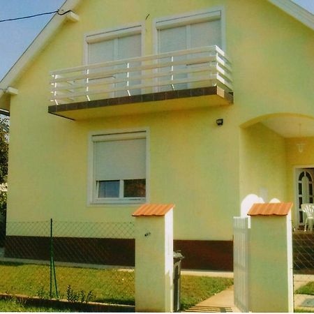 BalatonfůzfőNora Apartmanアパートメント エクステリア 写真