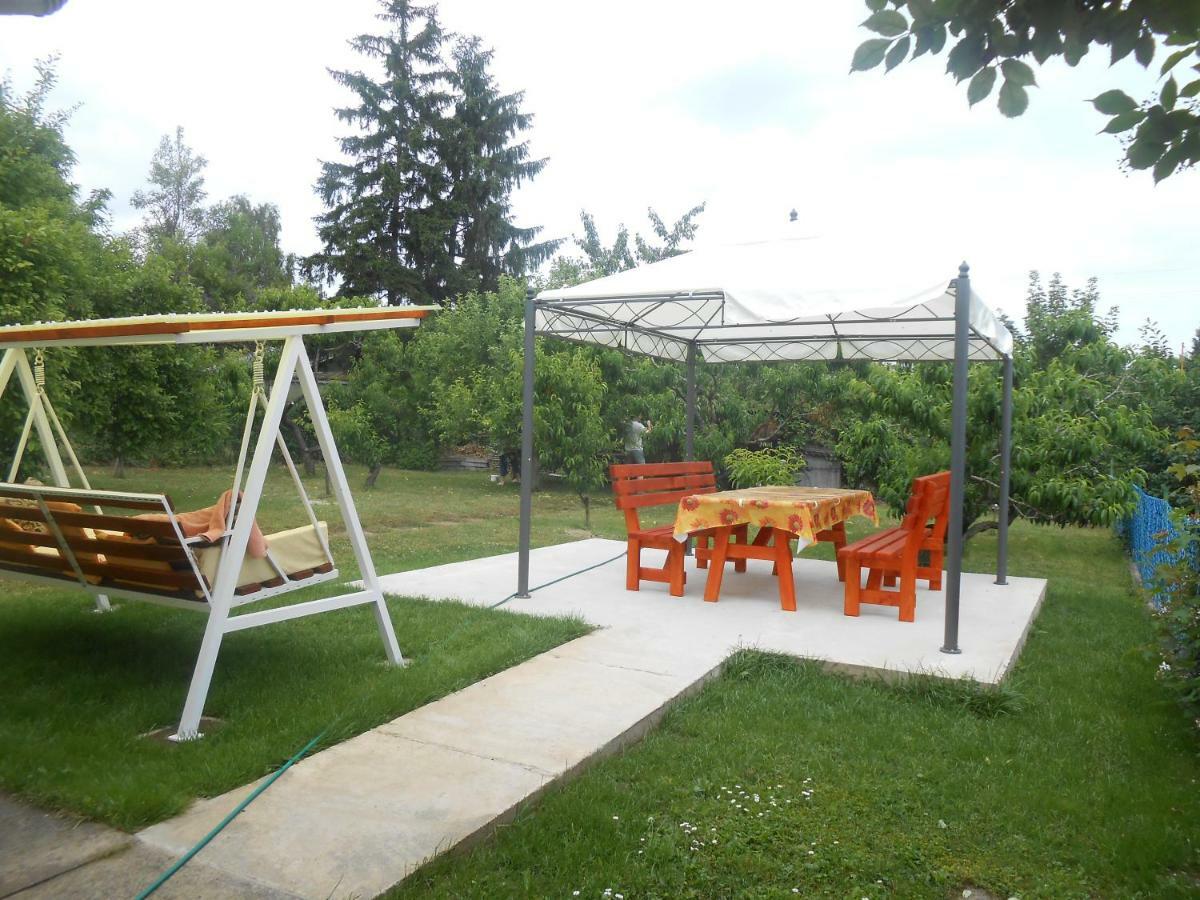 BalatonfůzfőNora Apartmanアパートメント エクステリア 写真